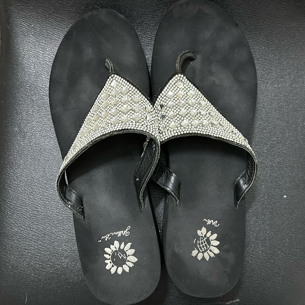 Yellow Box flip flops woman’s size 10